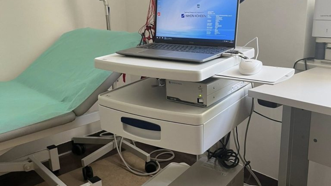 EEG-uredaj-768x1024.jpg